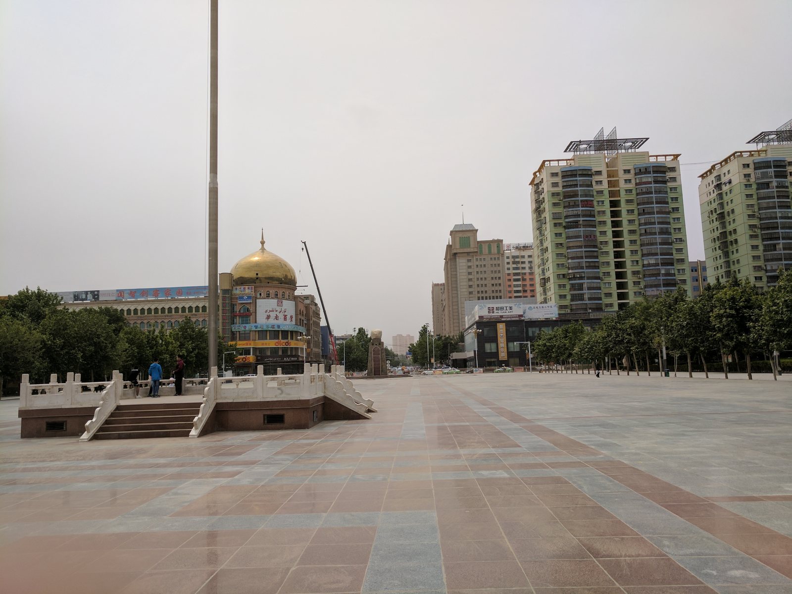 实景:团结广场南望